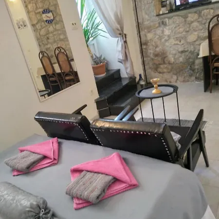 Apartment Old Town With Terrace Makarska